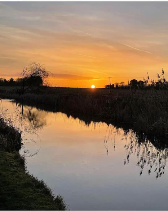 Hidden Gem Canal Facing Retreat With Lovely Walks Hopwas 外观 照片