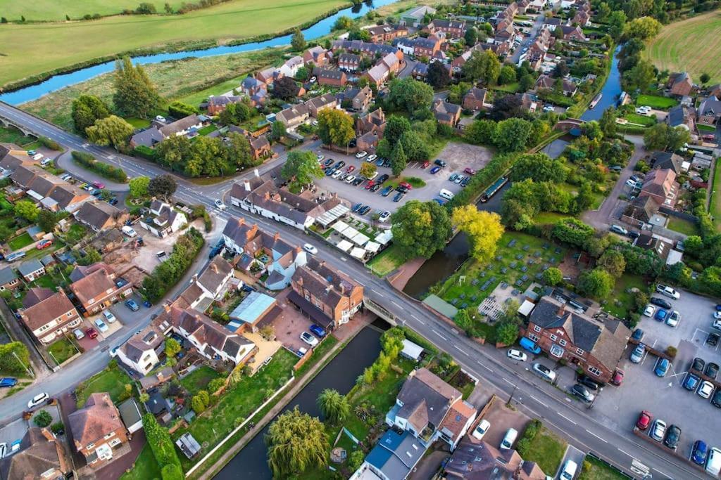 Hidden Gem Canal Facing Retreat With Lovely Walks Hopwas 外观 照片