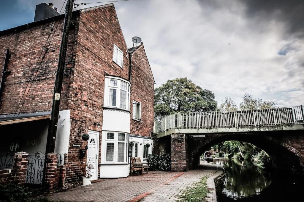 Hidden Gem Canal Facing Retreat With Lovely Walks Hopwas 外观 照片